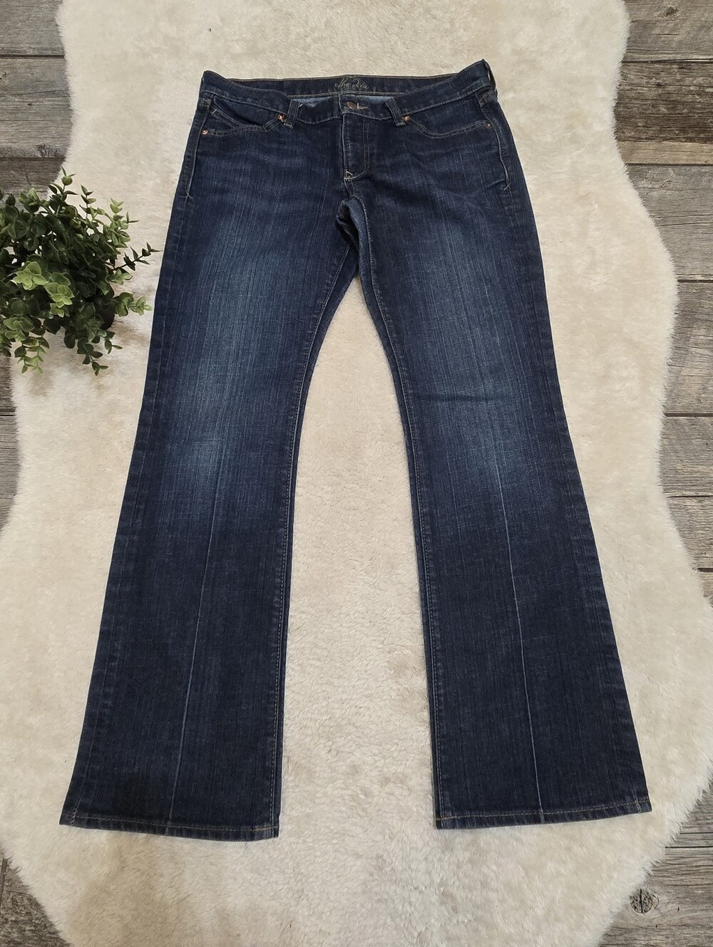 Old Navy The Diva Bootcut Stretch Low-Rise Denim Y2K Casual Dark Wash Jeans, 10